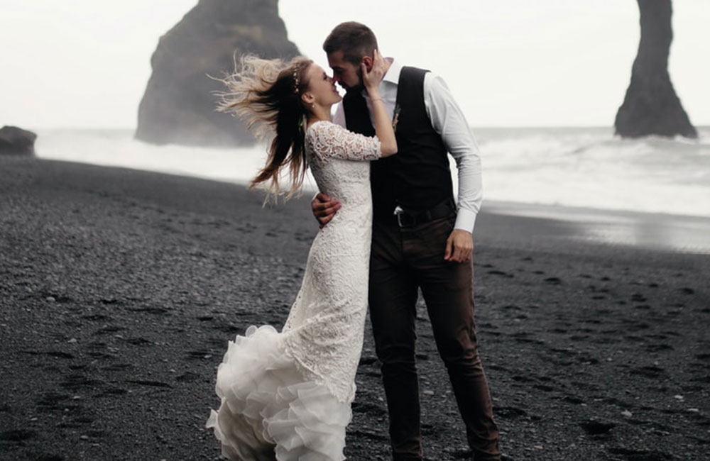 couple-on-beach